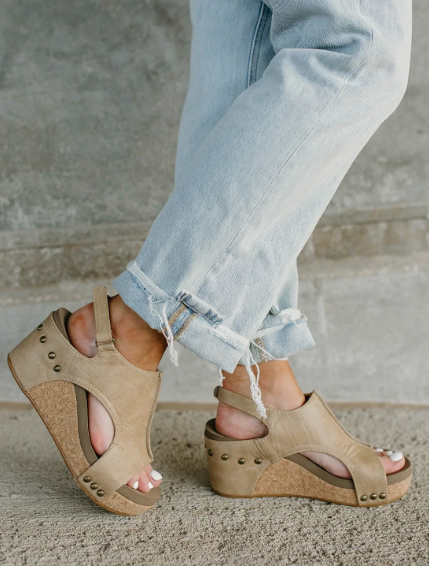 TAUPE CARLEY SMOOTH WEDGE