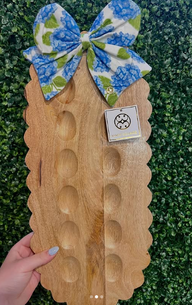 SCALLOPED EGG TRAY BOW BOARD