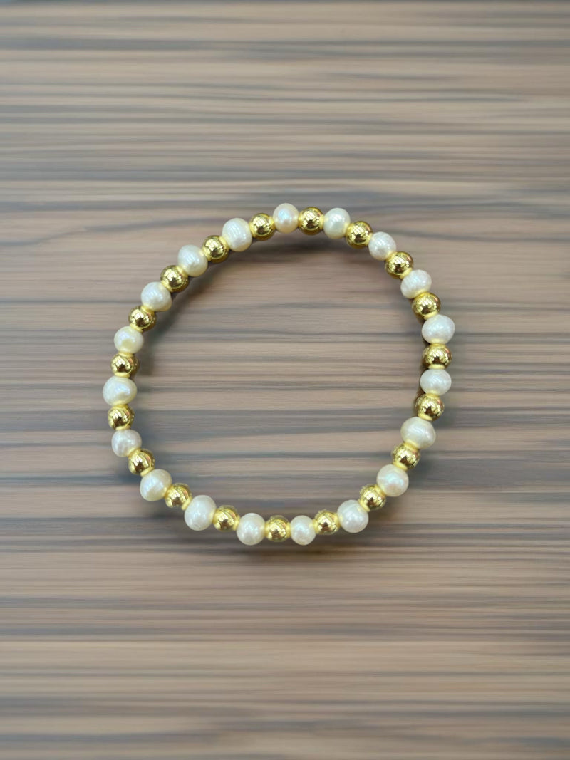 5MM GOLD BALL WITH A1 NATURAL PEARLS