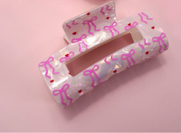 BOW WITH HEARTS CLAW CLIP