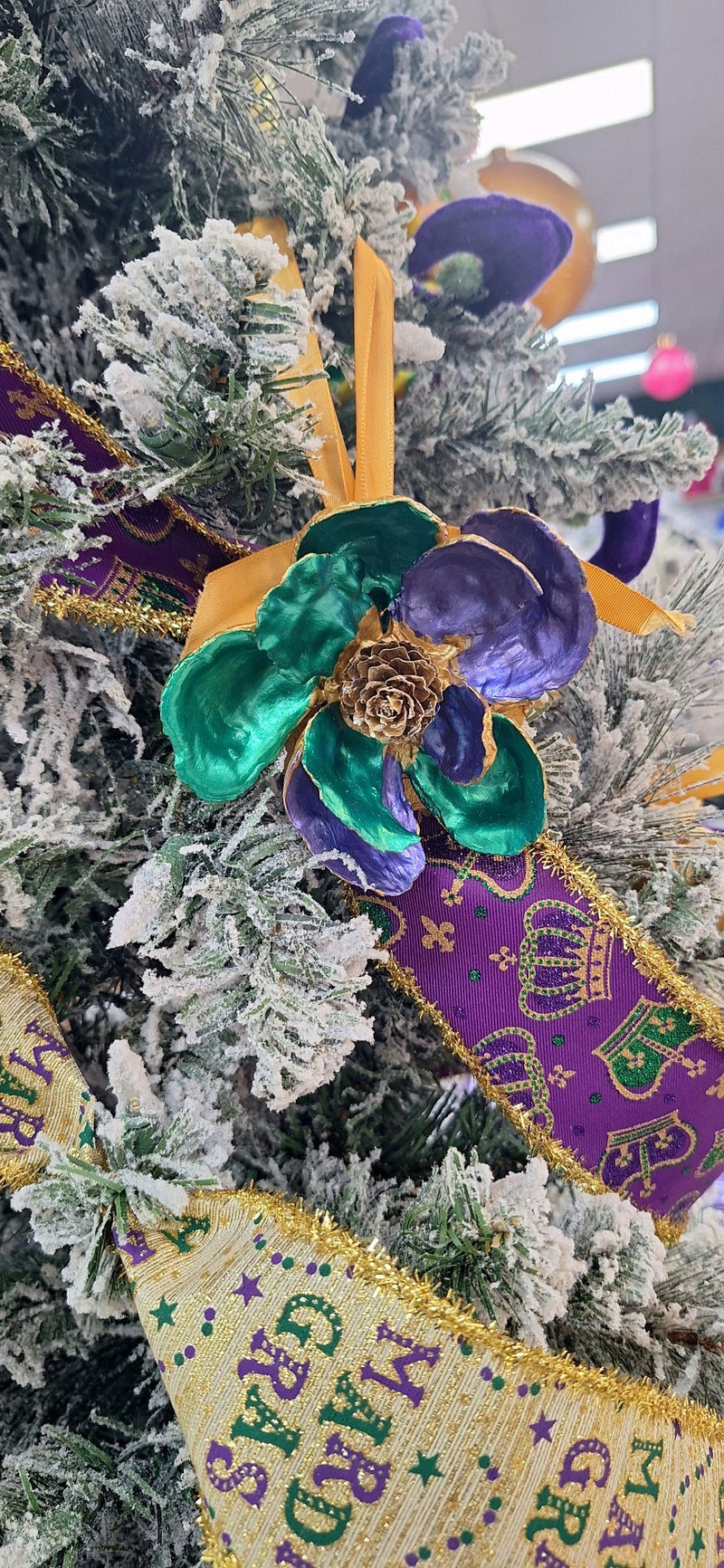 MARDI GRAS MAGNOLIA OYSTER ORNAMENT