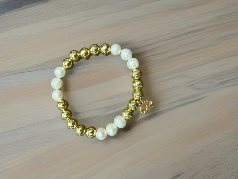 8MM GOLD BALL WITH PEARL BRACELET