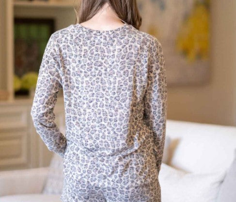 LEOPARD BRUSHED HACCI HIGH LOW PULLOVER